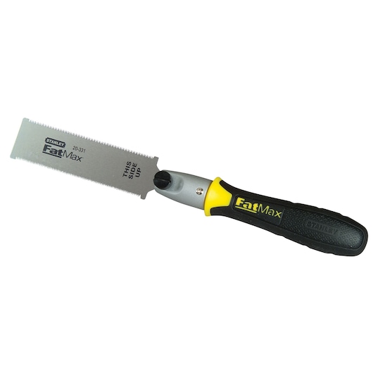 STANLEY 0-20-331 FatMax vouwzaag met fijne tanden en ergonomisch zwart-geel handvat, zijaanzicht op witte achtergrond.