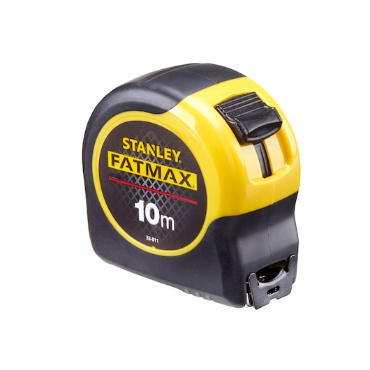 STANLEY FATMAX 0-33-811 rolmaat, 10m, zwart-gele behuizing, schuin van voren op witte achtergrond.