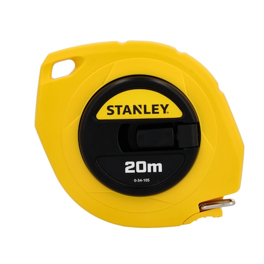 Stanley 0-34-105 gele en zwarte 20m rolmaat, vooraanzicht op witte achtergrond.