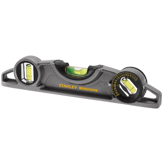 Foto van STANLEY 0-43-609 waterpas met drie libellen, grijze behuizing, FATMAX-markering, schuine hoek.