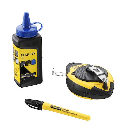STANLEY 0-47-681 krijtlijnset met geel-zwarte krijttol, blauwe krijtfles en gele permanente marker, vooraanzicht.
