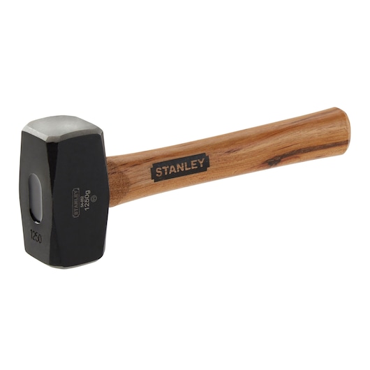 STANLEY 1-54-052 voorhamer met zwart metalen kop en houten handvat, zijaanzicht op witte achtergrond.