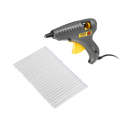 STANLEY 6-GR15 lijmpistool met gele trekker en lijmpatronen, productfoto op witte achtergrond.