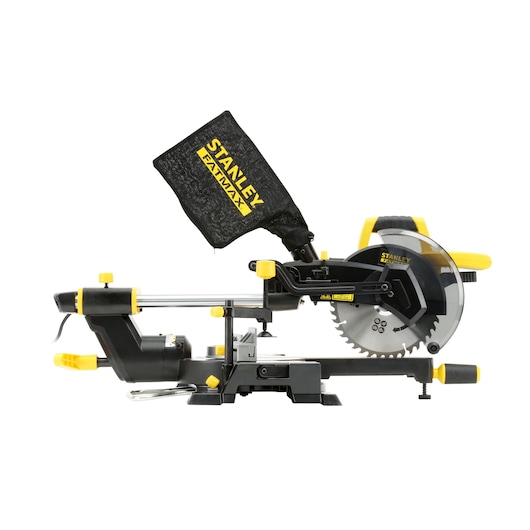 STANLEY FME721 verstekzaag zijaanzicht met geel-zwart ontwerp, stofzak en zaagbladbeschermer.