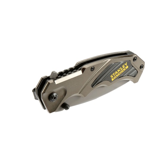 Stanley FMHT0-10311 vouwmes, zijaanzicht, metalen behuizing, zwarte grip, gesloten positie.