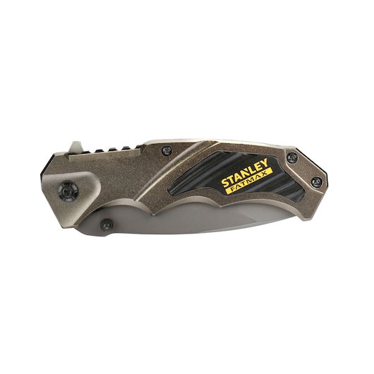STANLEY FMHT0-10311 opvouwbaar zakmes, metalen handvat, zwart gripvlak, zijaanzicht, witte achtergrond.