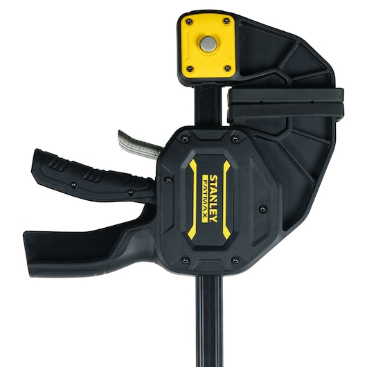 Stanley FMHT0-83242 FATMAX serre-joint, noir et jaune, angle avant sur fond blanc.