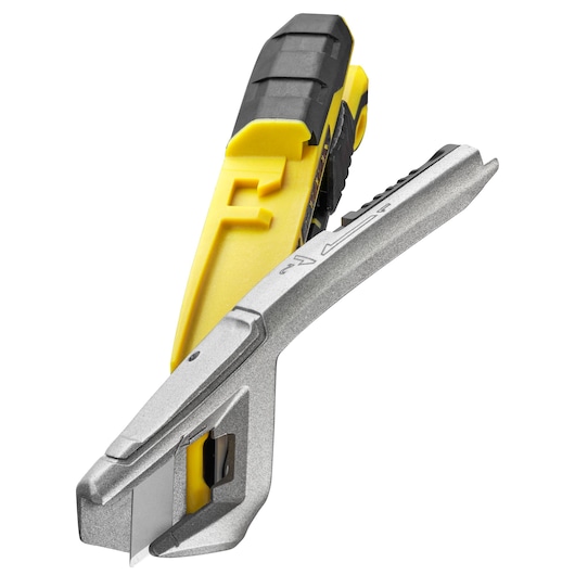 STANLEY FMHT10594-0 vouwbaar afbreekmes, geel en zwart, zijaanzicht, mes uitgeschoven.