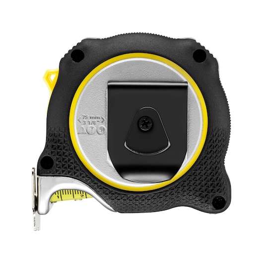 STANLEY FMHT38214-0 rolmaat met zwart rubberen grip, metalen riemclip, zijaanzicht op witte achtergrond.