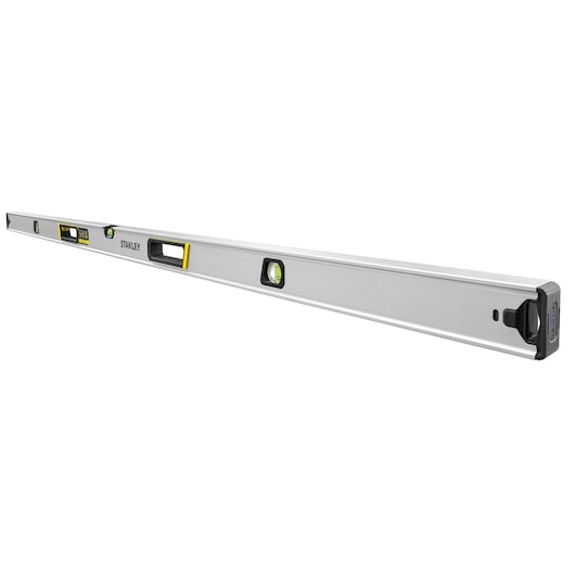 STANLEY FMHT43678-1 waterpas, zilver met gele accenten, schuine hoek op witte achtergrond.