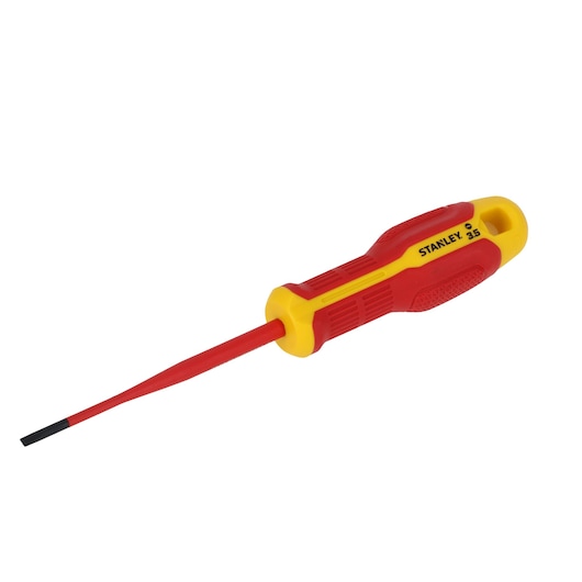 STANLEY FMHT65751-0 tournevis plat isolé avec manche rouge et jaune, vue latérale, sur fond blanc.