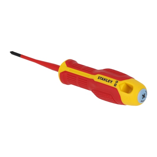 STANLEY FMHT65757-0 tournevis cruciforme isolé avec poignée rouge et jaune, vue en angle, fond blanc.