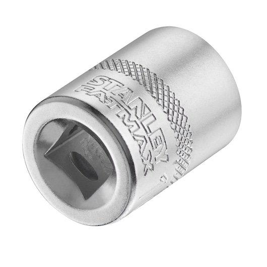 STANLEY FMMT17216-0 chromen dopsleutel met gekartelde grip, schuin afgebeeld op witte achtergrond.