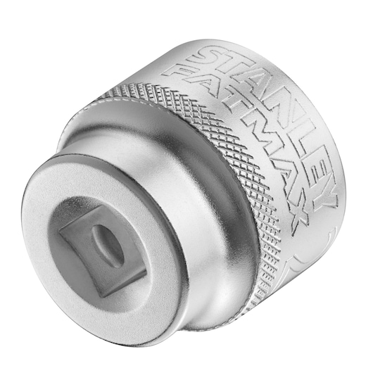Foto van STANLEY FMMT17224-0 dopaansluiting, zilverkleurig metaal, schuine aanzicht, gekartelde grip, FATMAX merk zichtbaar.