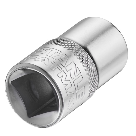 STANLEY FMMT17234-0 chromen dopsleutel, close-up en hoekaanzicht, met gekartelde grip en gegraveerd logo.