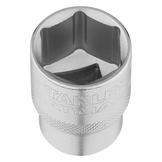 STANLEY FMMT17240-0 douille, finition chromée, vue rapprochée, avec logo gravé, accessoire d’outil.