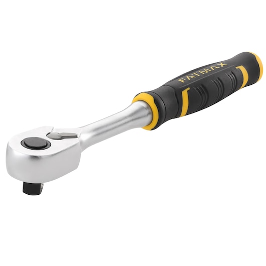 STANLEY FMMT82677-0 ratelsleutel met zwart-geel ergonomisch handvat, zijaanzicht op witte achtergrond.