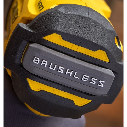 STANLEY SFMCF940M1 brushless gereedschap close-up, geel en zwart behuizing detail.