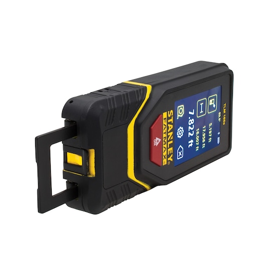 STANLEY STHT1-77139 laserafstandsmeter met digitaal scherm, schuine hoek, zwarte en gele behuizing.