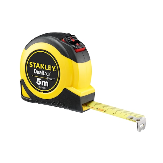 Stanley STHT36803-0 5m DualLock rolmaat, geel en zwart, zijaanzicht op witte achtergrond.
