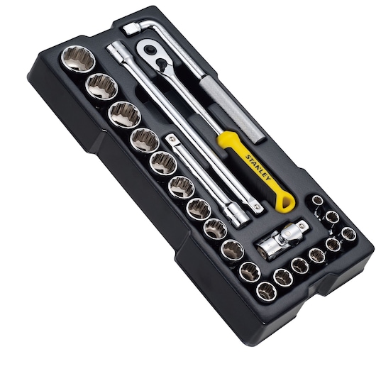 STANLEY STMT1-74726 dopsleutelset in zwarte tray, bovenaanzicht, met ratel en diverse doppen.
