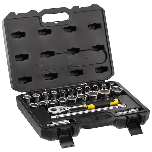 STANLEY STMT82830-1 doppenset in zwarte koffer met ratel en doppen, schuine aanzicht op witte achtergrond.
