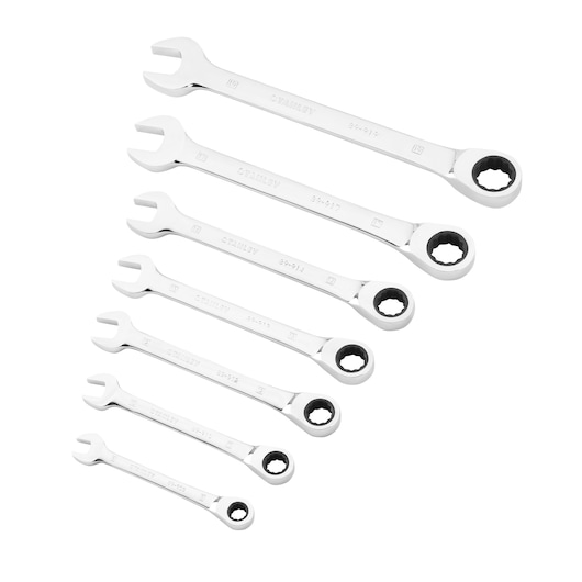 STANLEY STMT82846-0 jeu de clés mixtes à cliquet, sept clés argentées, vue de dessus, fond blanc.
