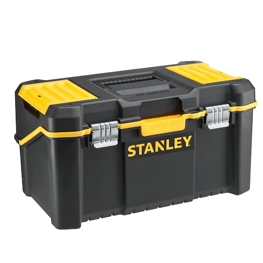 STANLEY STST83397-1 gereedschapskist, zwart met gele accenten, stevig kunststof, dubbele metalen sluitingen, frontaal op witte achtergrond.